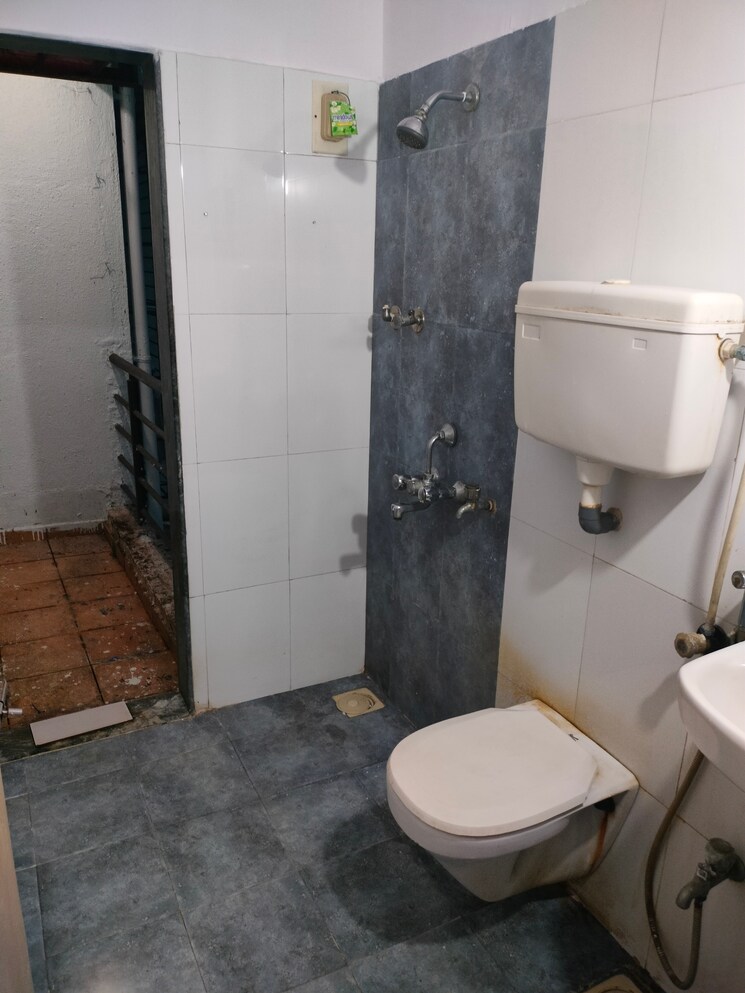 Bathroom, bajaj-prakriti-angan 2 Bedroom 926 Sq.Ft. Apartment In Kalyan West Thane 9336931