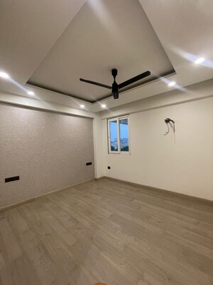 Room in 4 BHK Builder Floor at Emaar Emrald Floors Select, Sector 65 – for Sale