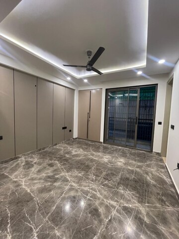 Room in 4 BHK Builder Floor at Emaar Emrald Floors Select, Sector 65 – for Sale