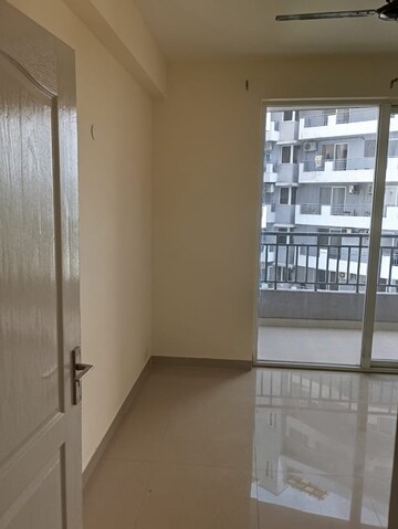Room in 2 BHK Apartment at Ansal Height 86, Sector 86 – for Rent