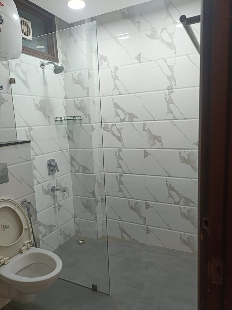Bathroom, uppal-southend 4 Bedroom 2280 Sq.Ft. Builder Floor In Sector 49 Gurgaon 9336972