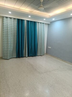 Room in 4 BHK Builder Floor at Uppal Southend, Sector 49 – for Sale