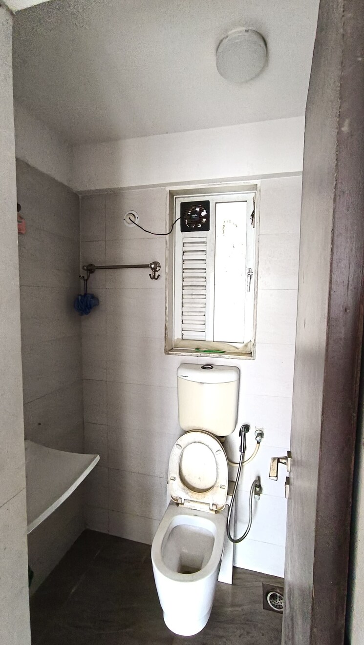 Bathroom, gurukrupa-guru-atman 2 Bedroom 955 Sq.Ft. Apartment In Kalyan West Thane 9337036