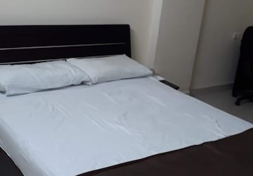 Bedroom in  Pg at Koregaon Park – for Rent