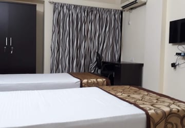 Bedroom in  Pg at Koregaon Park – for Rent
