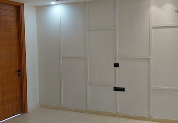 Room in 3.5 BHK Builder Floor at Ansal API Esencia, Sector 67 – for Sale