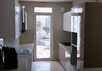 Building Lobby in 3.5 BHK Builder Floor at Ansal API Esencia, Sector 67 – for Sale