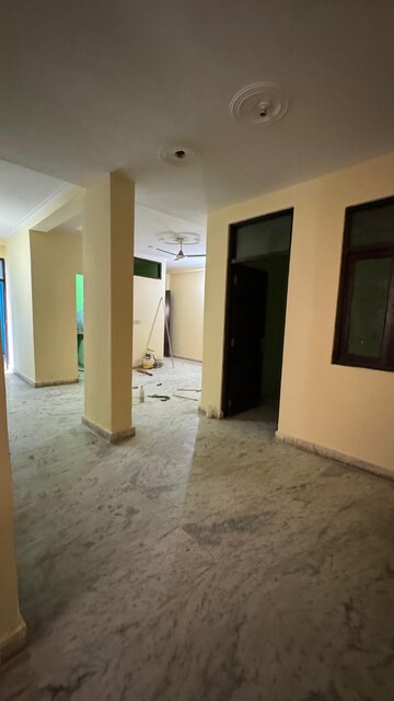 Room in 3 BHK Builder Floor at Chattarpur – for Rent
