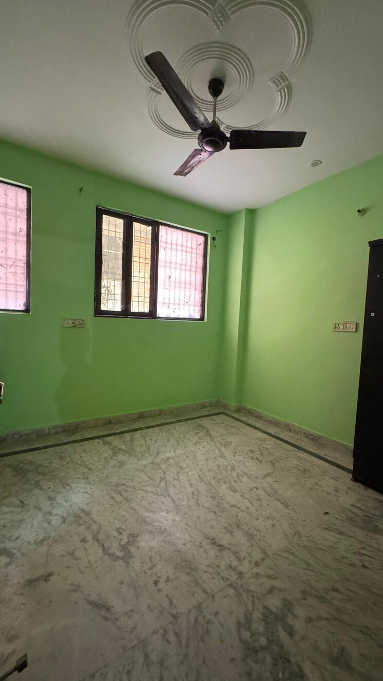 Room, chattarpur 3 Bedroom 1000 Sq.Ft. Builder Floor In Chattarpur Delhi 9337086