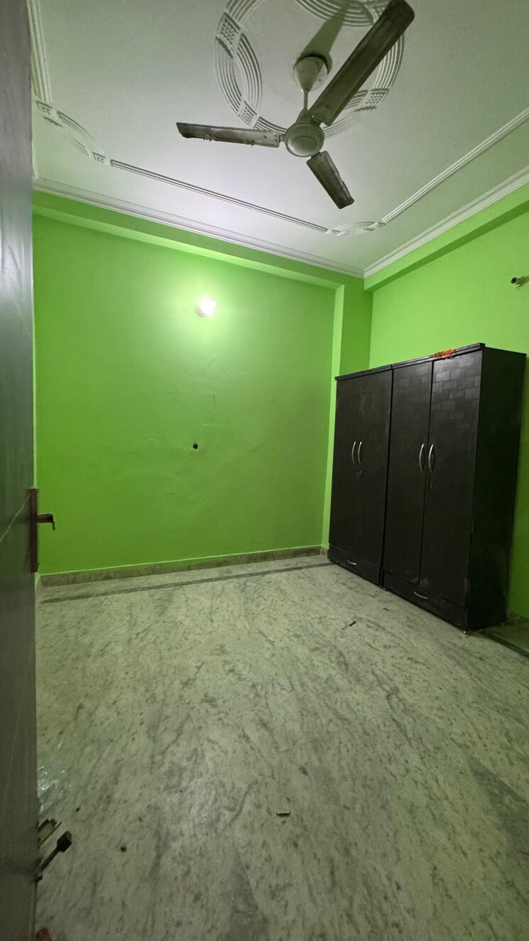 Room, chattarpur 3 Bedroom 1000 Sq.Ft. Builder Floor In Chattarpur Delhi 9337086
