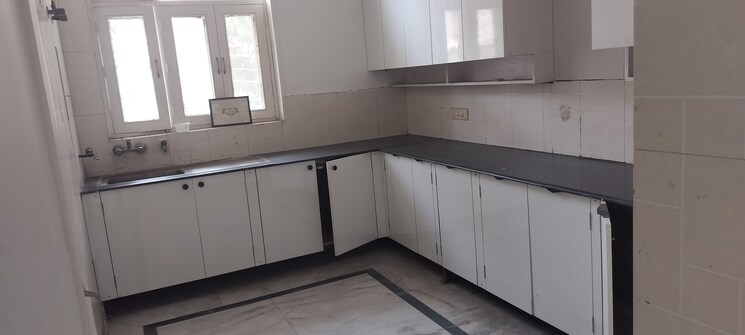 Kitchen, sector 48 3 Bedroom 200 Sq.Mt. Independent House In Sector 48 Noida 9337077