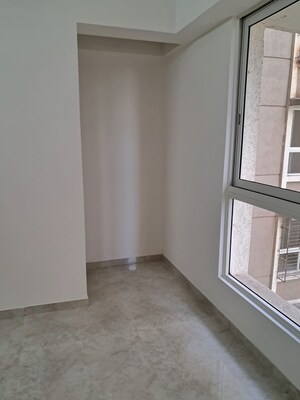 Room in 1 BHK Apartment at Lodha Amara, Kolshet Road – for Rent