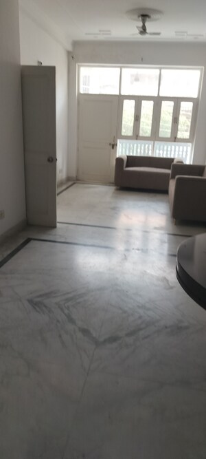 Living Room in 3 BHK Independent House at Sector 48 – for Rent