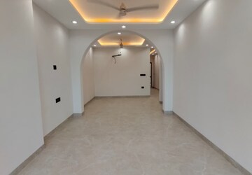Showroom For Rent in Lajpat Nagar 4