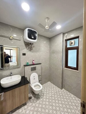 Attached Bathroom in 1 BHK Builder Floor at Saket – for Rent