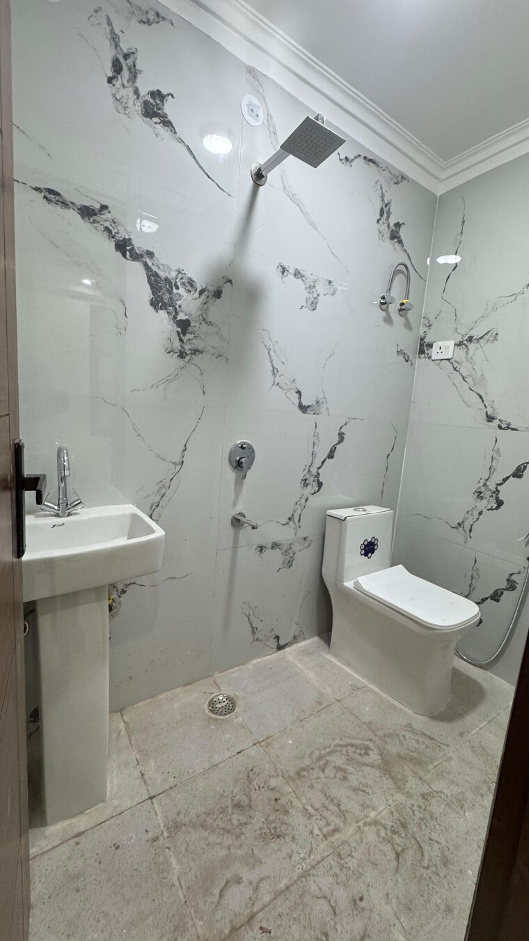 Bathroom, chattarpur 2 Bedroom 950 Sq.Ft. Builder Floor In Chattarpur Delhi 9337112