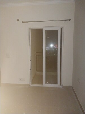 Furnished Amenities in 3.5 BHK Apartment at Paras Tierea, Sector 137 – for Rent