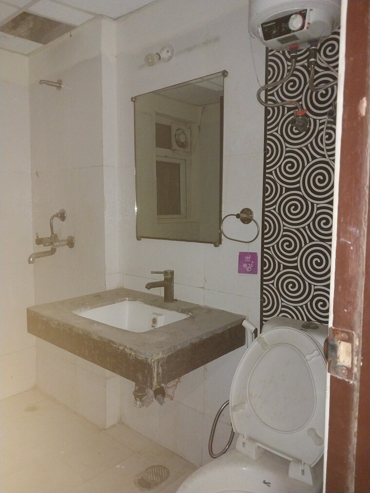 Master Bedroom, paras-tierea 3.5 Bedroom 1365 Sq.Ft. Apartment In Sector 137 Noida 9337124