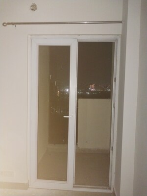 Furnished Amenities in 3.5 BHK Apartment at Paras Tierea, Sector 137 – for Rent