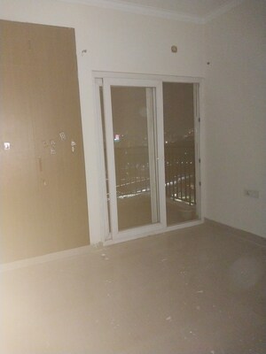 Furnished Amenities in 3.5 BHK Apartment at Paras Tierea, Sector 137 – for Rent