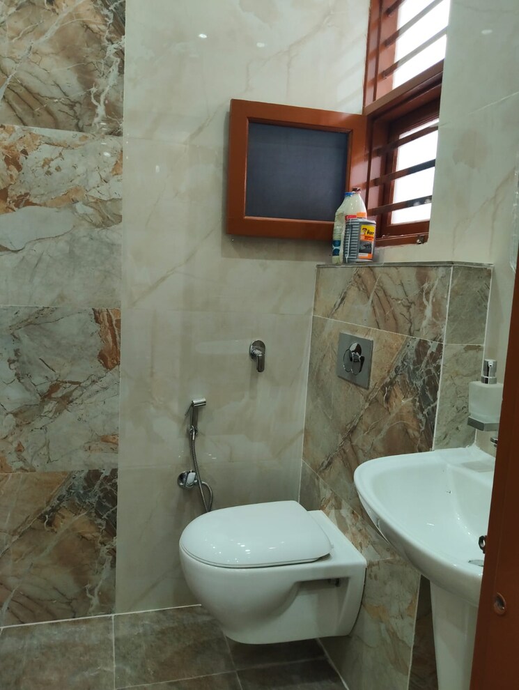 Bathroom, sunny enclave 4 Bedroom 130 Sq.Yd. Independent House In Sunny Enclave Mohali 9337105