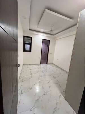 Bathroom in 1 BHK Builder Floor at Saket – for Rent