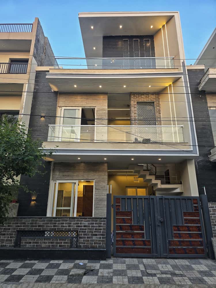 4 BHK Independent House For Sale in New Sunny Enclave 