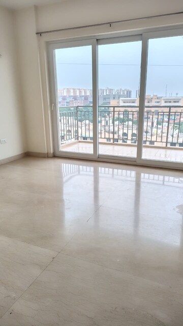 Room in 3 BHK Apartment at Puri Aanandvilas, Sector 81 – for Rent