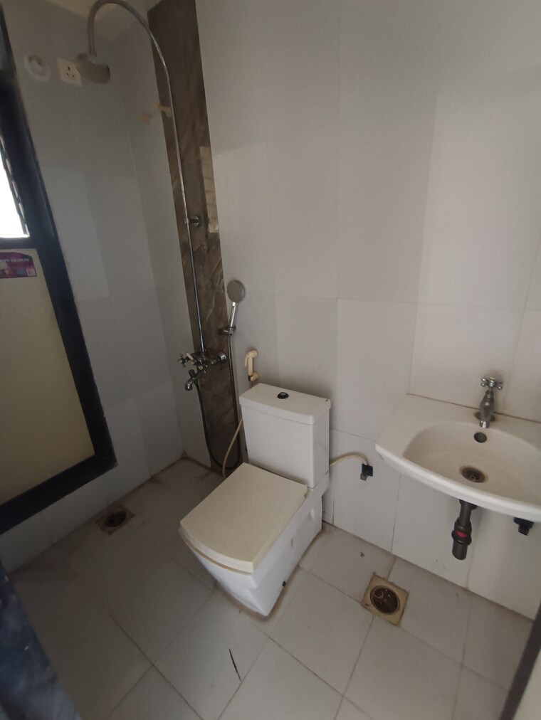 Bathroom, ajmera-yogi-dham-phase-iii 1 Bedroom 595 Sq.Ft. Apartment In Kalyan West Thane 9337171