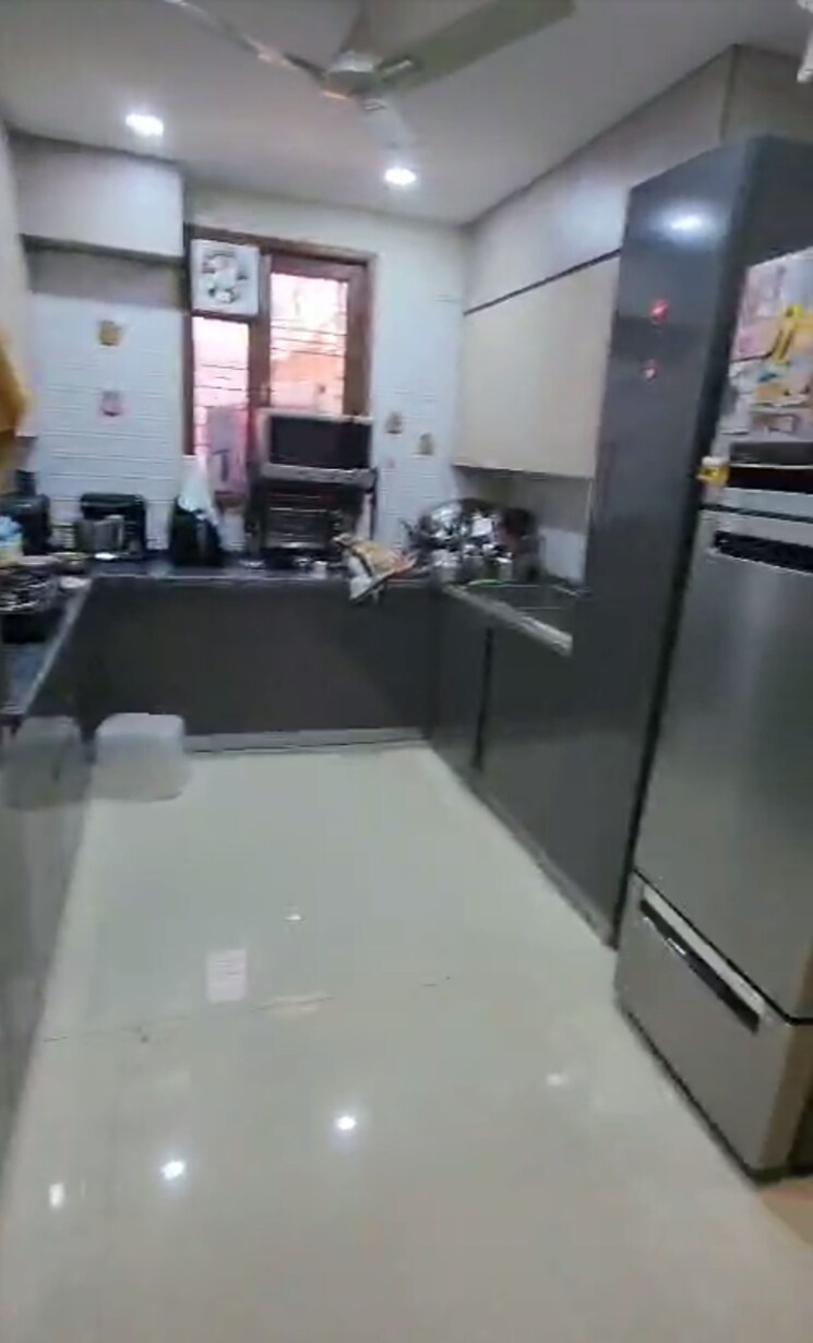 Kitchen, dwarika-raj-garden-city 3 Bedroom 162 Sq.Yd. Builder Floor In Raj Nagar Extension Ghaziabad 9337143