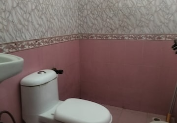 Bathroom in 1 RK Villa at Sector 37 – for Rent