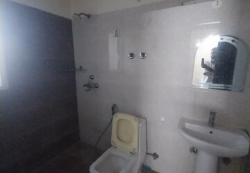 Bathroom in 3 BHK Apartment at Paras Tierea, Sector 137 – for Rent