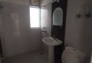 Bathroom in 3 BHK Apartment at Paras Tierea, Sector 137 – for Rent