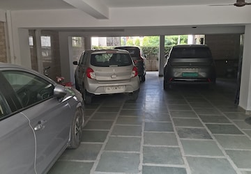 Parking in 2 BHK Builder Floor at Palam Vihar Residents Association, Palam Vihar – for Rent