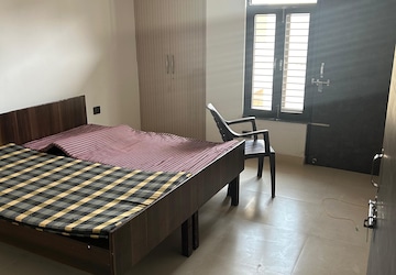 Bedroom in 2 BHK Builder Floor at Palam Vihar Residents Association, Palam Vihar – for Rent
