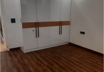 Room in 4 BHK Builder Floor at Sector 81 – for Sale
