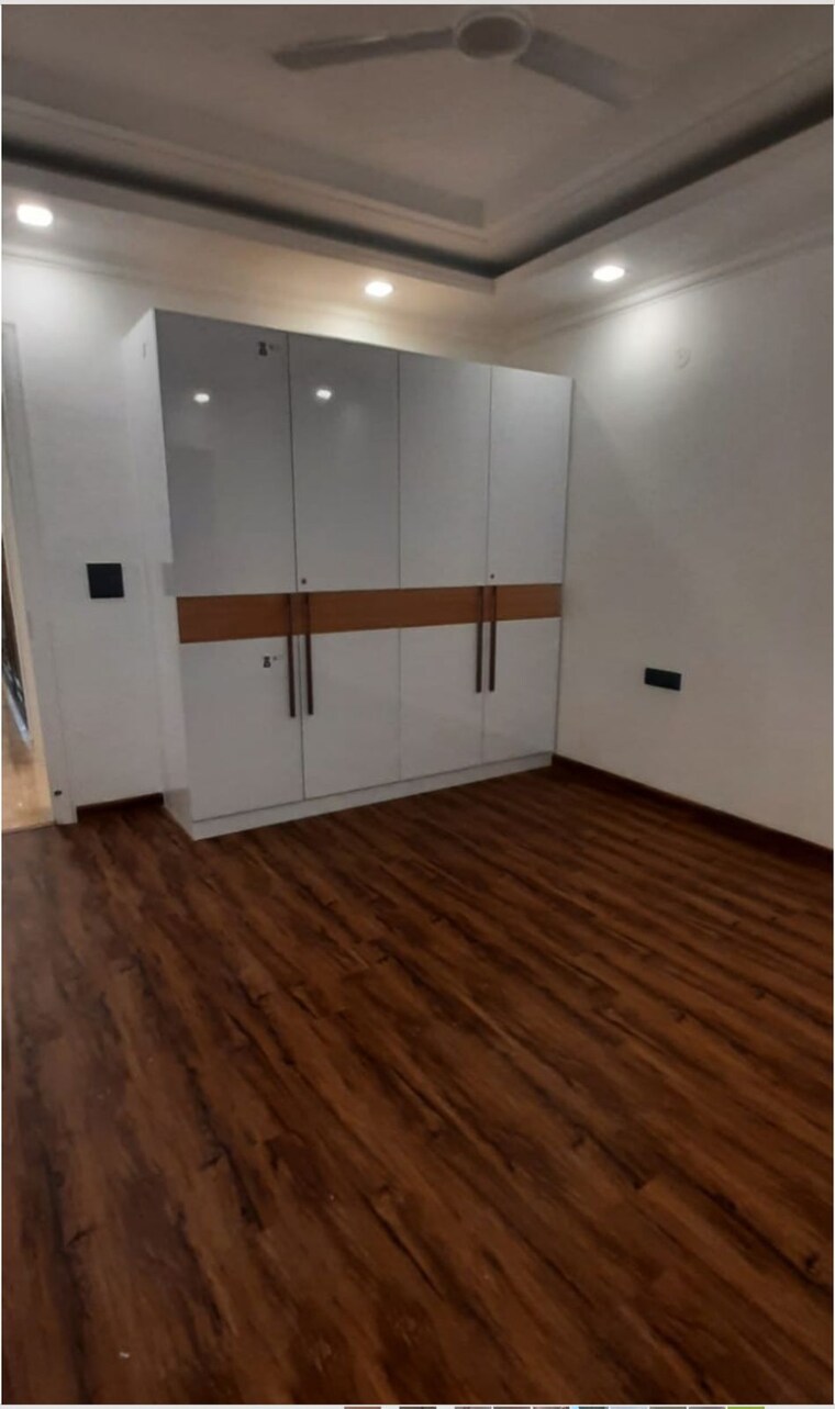 Room, sector 81 4 Bedroom 2430 Sq.Ft. Builder Floor In Sector 81 Faridabad 9337241