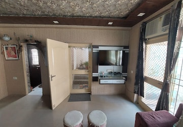 Living Room in 3 BHK Apartment at BPTP Princess Park, Sector 86 – for Rent