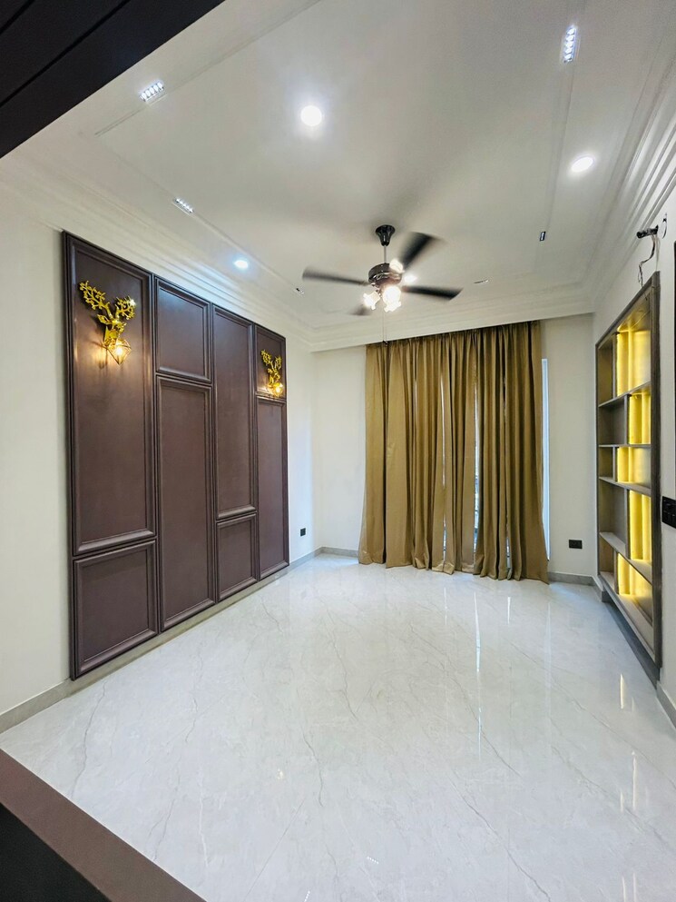 Master Bedroom, sunny enclave 5 Bedroom 180 Sq.Yd. Independent House In Sunny Enclave Mohali 9337174