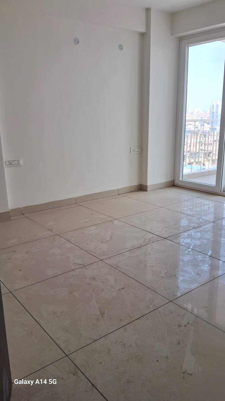 Room, hermitage-centralis 3.5 Bedroom 2025 Sq.Ft. Apartment In Vip Road Zirakpur 9337215