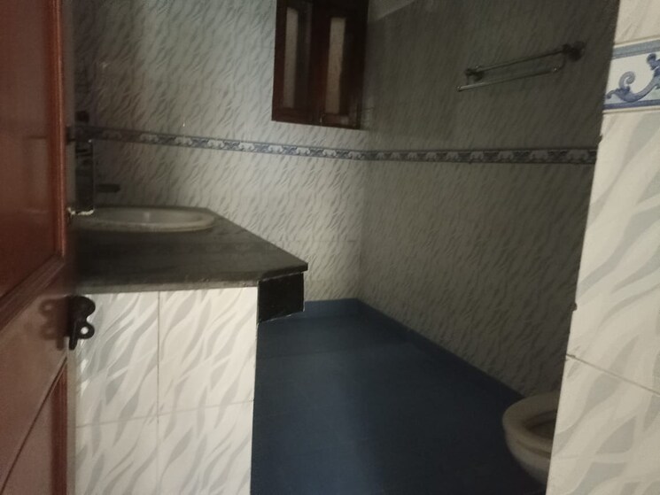 Bedroom, sector 50 3.5 Bedroom 450 Sq.Mt. Villa In Sector 50 Noida 9337208