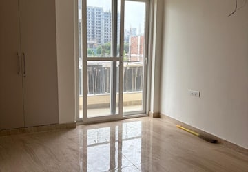 Room in 3 BHK Builder Floor at Sector 85 – for Rent