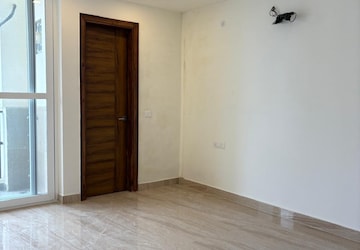 Room in 3 BHK Builder Floor at Sector 85 – for Rent