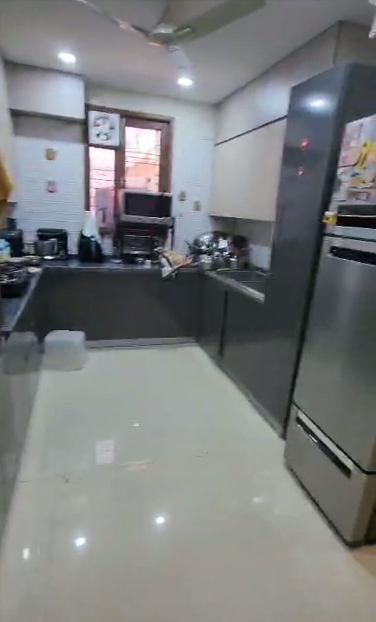 Kitchen, dwarika-raj-garden-city 3 Bedroom 162 Sq.Yd. Builder Floor In Raj Nagar Extension Ghaziabad 9337203