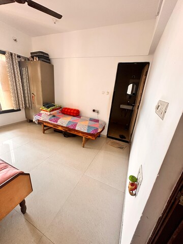 Furnished Amenities in 3 BHK Apartment at Cosmos Jewels, Ghodbunder Road – for Rent
