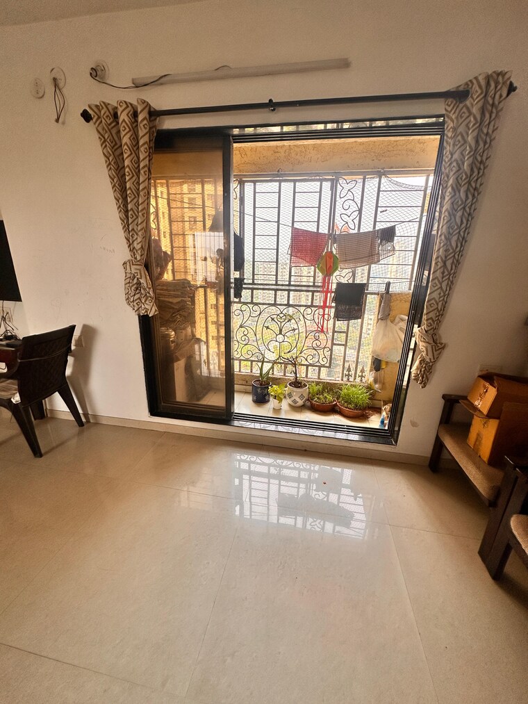  Parking, cosmos-jewels 3 Bedroom 1100 Sq.Ft. Apartment In Ghodbunder Road Thane 9337284