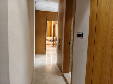 Room in 3 BHK Apartment at Lodha Trump Tower, Worli – for Rent