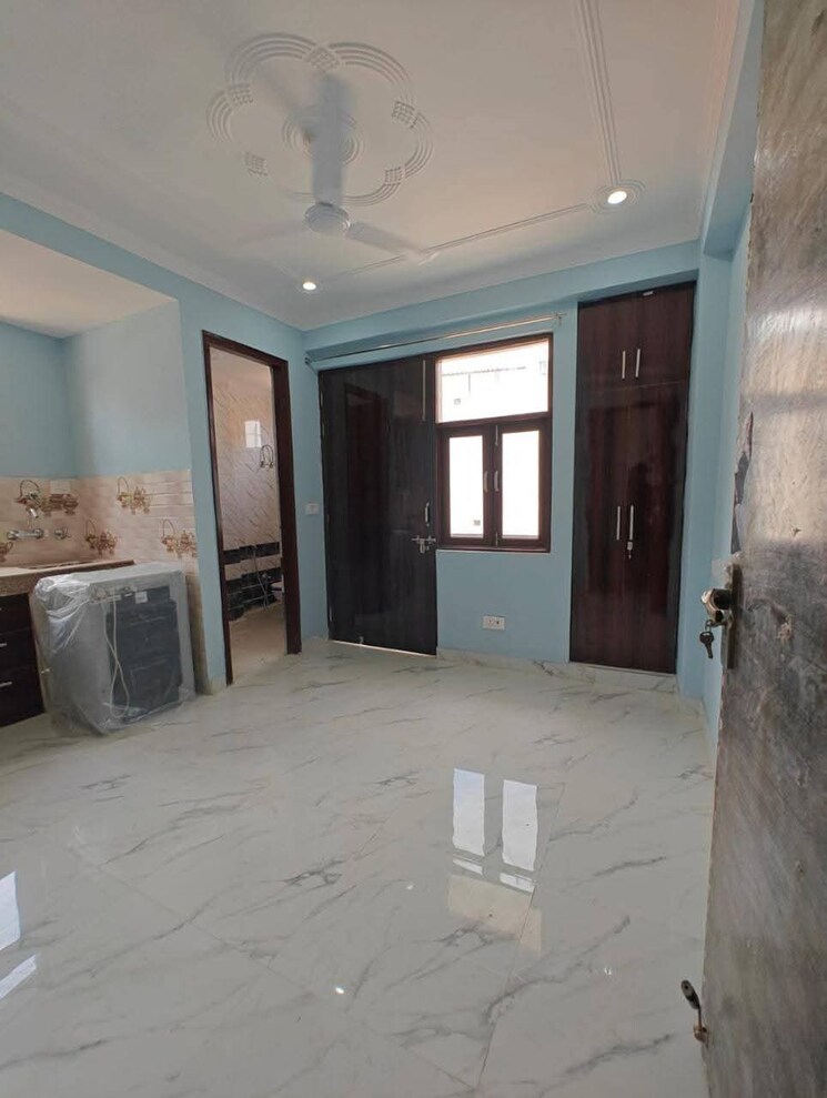  Parking, saket 1 Bedroom 500 Sq.Ft. Builder Floor In Saket Delhi 9337298