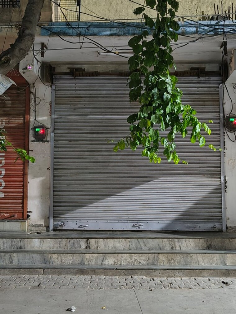 Exterior View, jyoti park Commercial Shop 24 Sq.Yd. In Jyoti Park Gurgaon 9337300