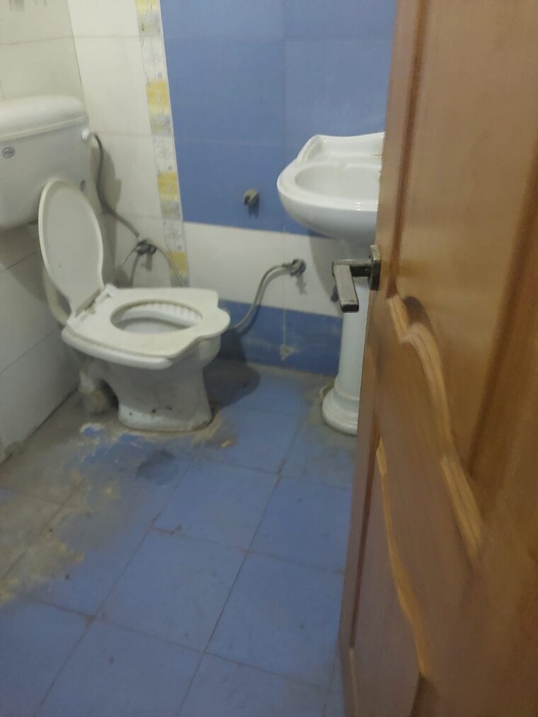 Bathroom, sector 19 3 Bedroom 3000 Sq.Ft. Independent House In Sector 19 Faridabad 9337310